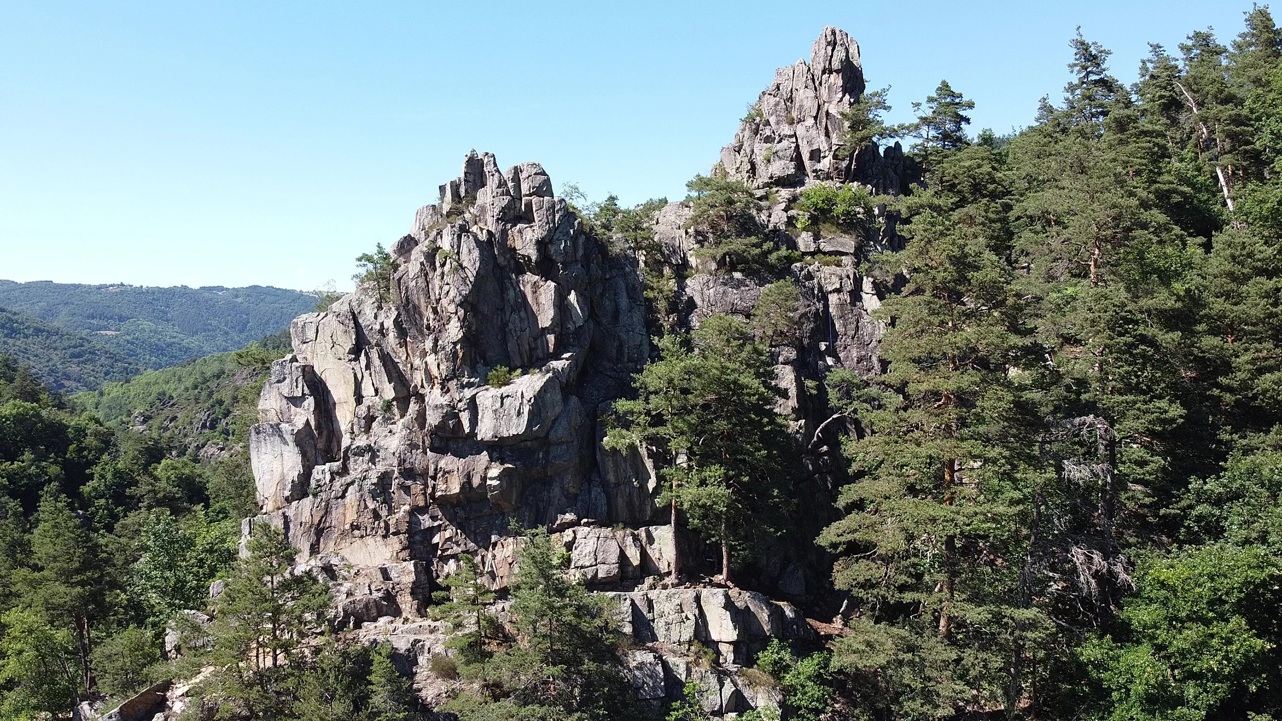 Escalade sur la commune de Saint-Ferréol-d’Auroure